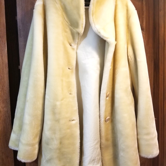 Extra Warm Luxurious Winter Oversized Coat - Picture 1 of 7